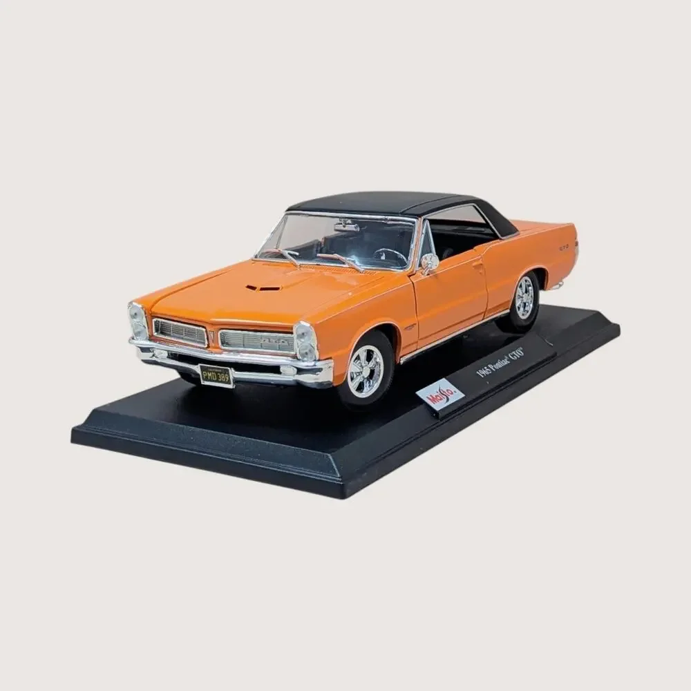 Maisto 1/18 1965 Pontiac GTO Special Edition Die Cast Car Orange